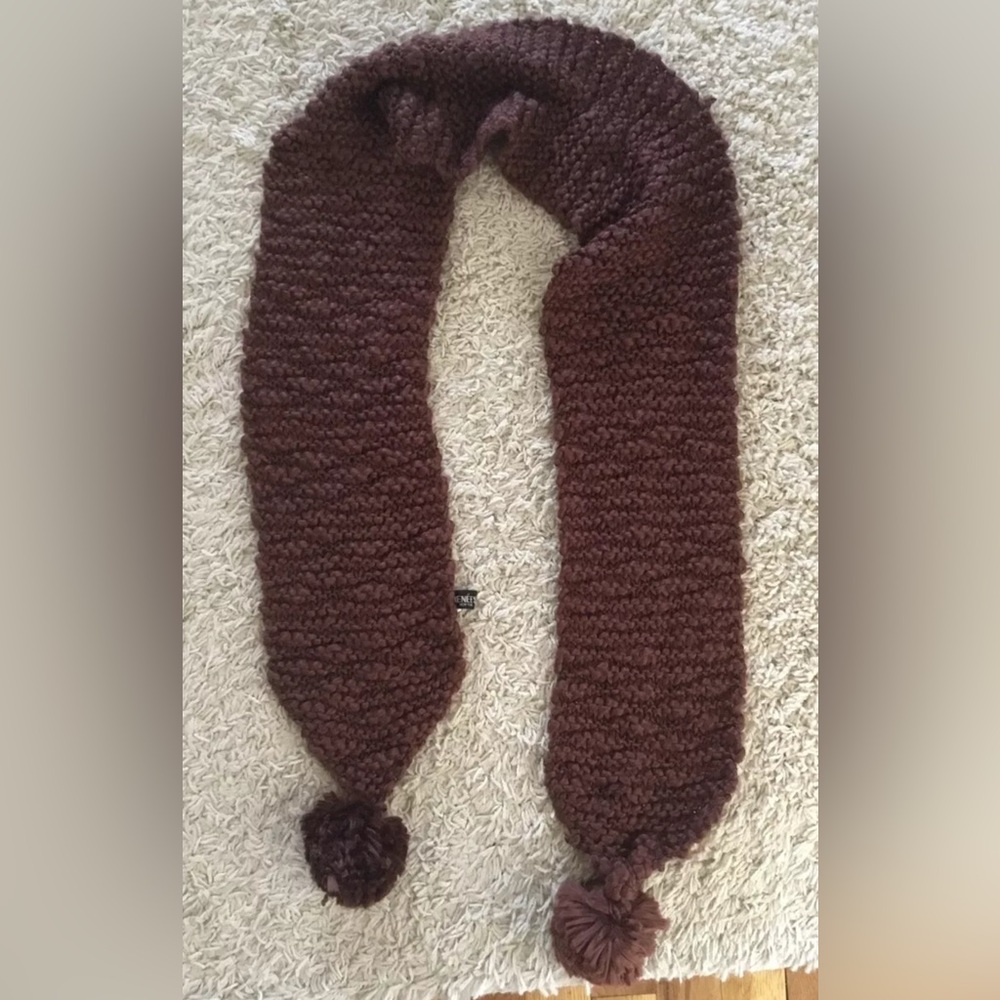 RENEE RENEE’S brown chunky acrylic crochet Long pompom pom pom scarf